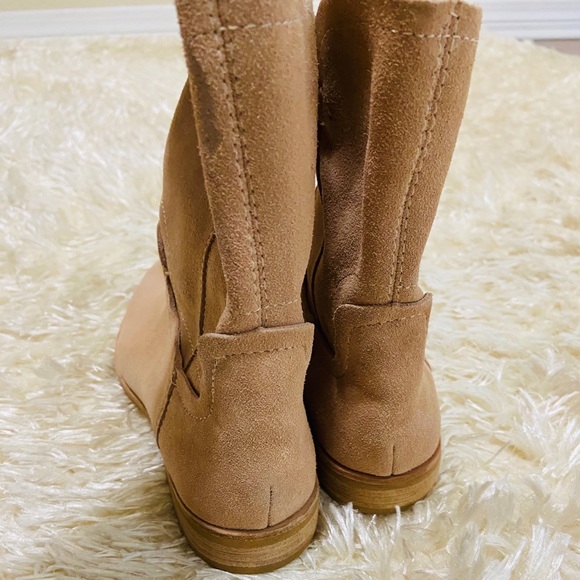NWOT!SPLENDID Suede Fine Leather Upper Cream Boots - Picture 3 of 6
